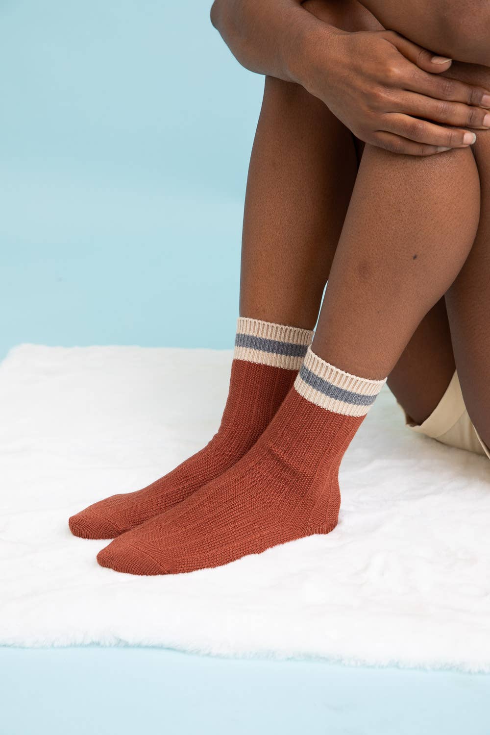 Cozy Retro Color Block Wool Crew Socks - Vintage Style 🧦: Rust
