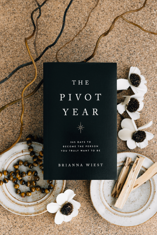 The Pivot Year - book: Paperback